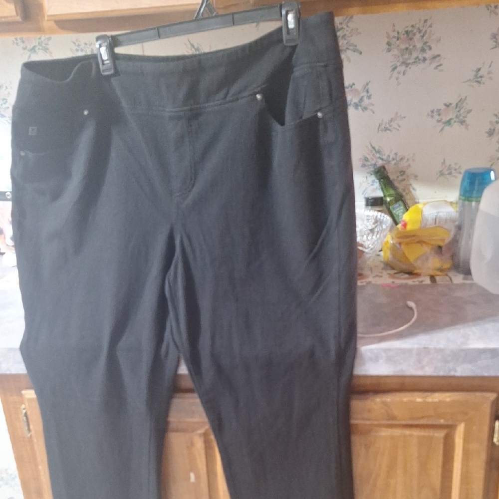 Belle by Kim Gravel Black Straight Leg Jeans